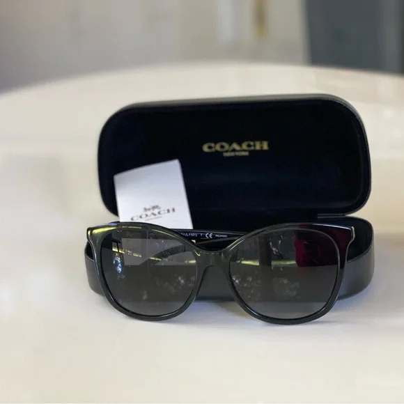 COACH Women’s Sunglass Black Dark Gray Gradient Polarized - Like New - Picture 1 of 8